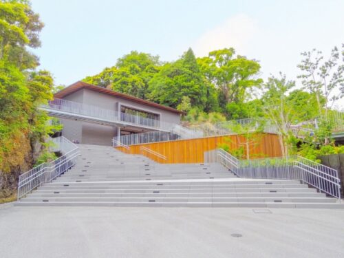 湯河原惣湯 Books and Retreat