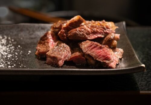 海辺で楽しむ鉄板焼きランチ