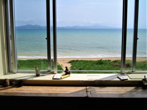 成就院の近くの海見えカフェ