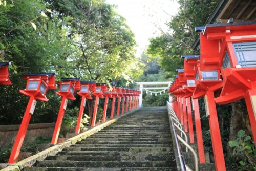遠見岬(とみさき)神社