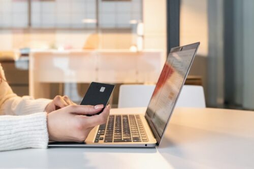 支払い方法はクレジットカードのみ